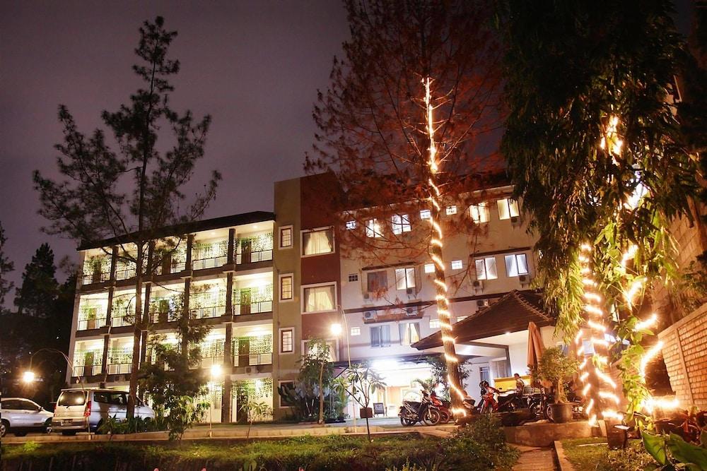 Hotel Lotus Bandung Exterior foto