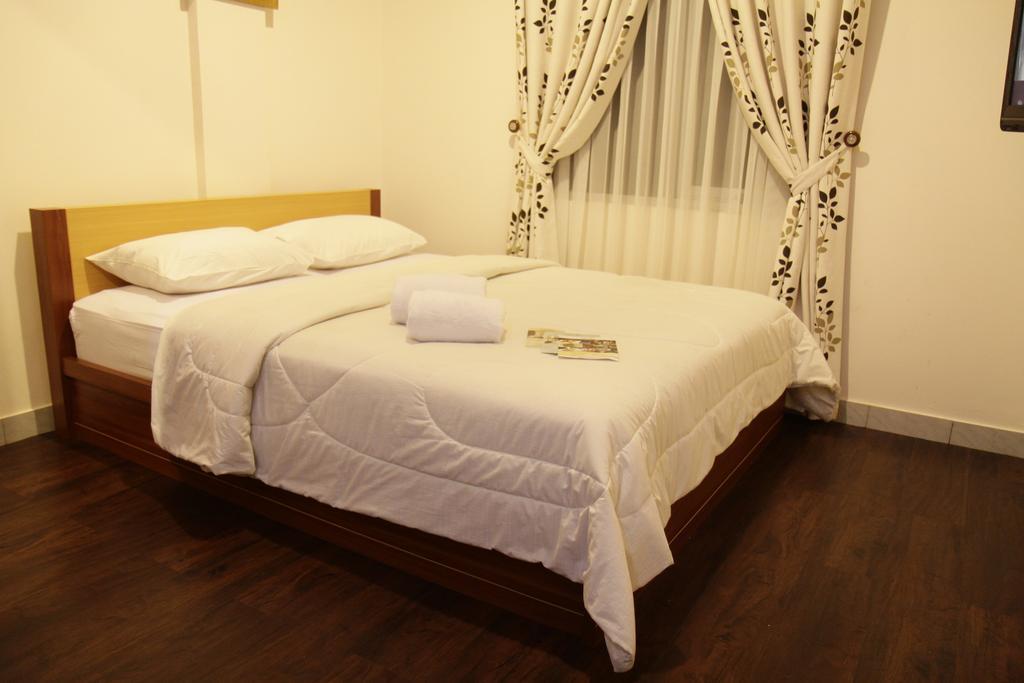 Hotel Lotus Bandung Quarto foto